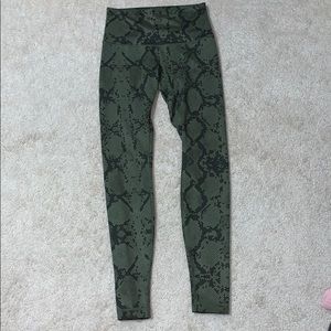 Snake print leggings